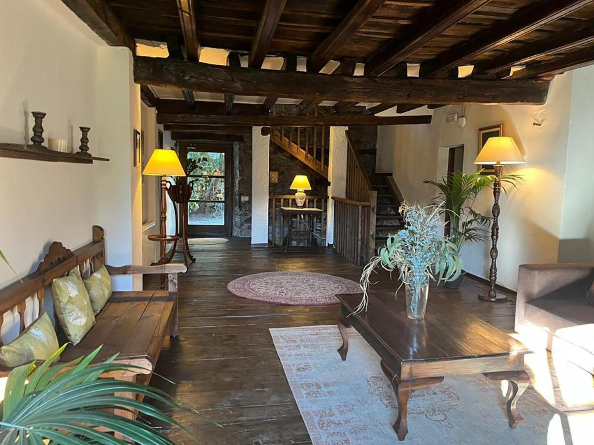 Отель El Querol Vell Borreda Экстерьер фото